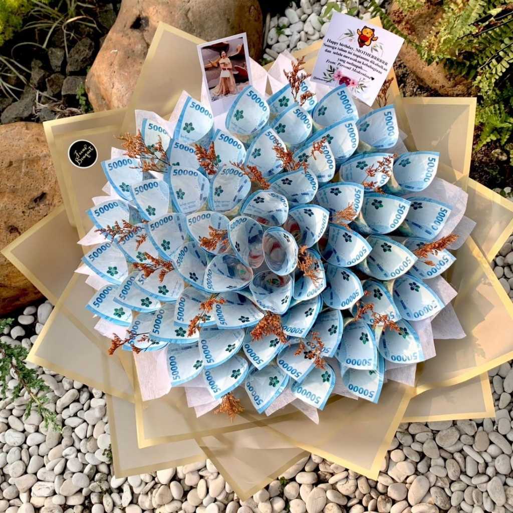 Money Cone Bouquet (50 - 100 Lembar) Hadiah Ulang Tahun / Hadiah Suprise / Money Cone Bouquet Real /