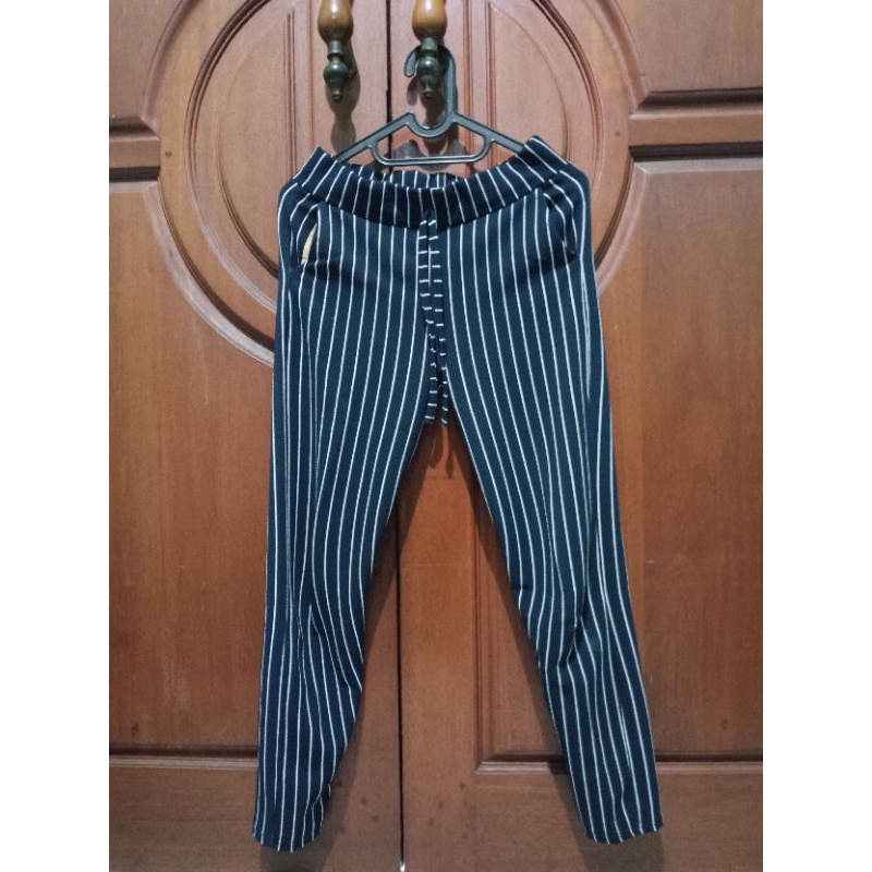 Celana Garis Biru Tua