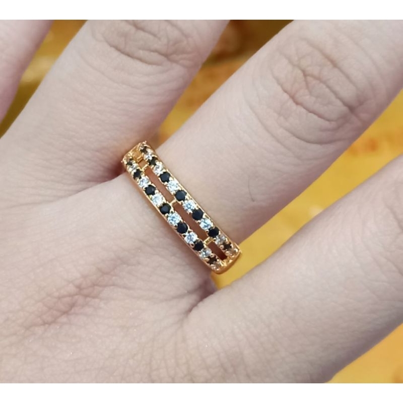Cincin permata zircon hitam putih