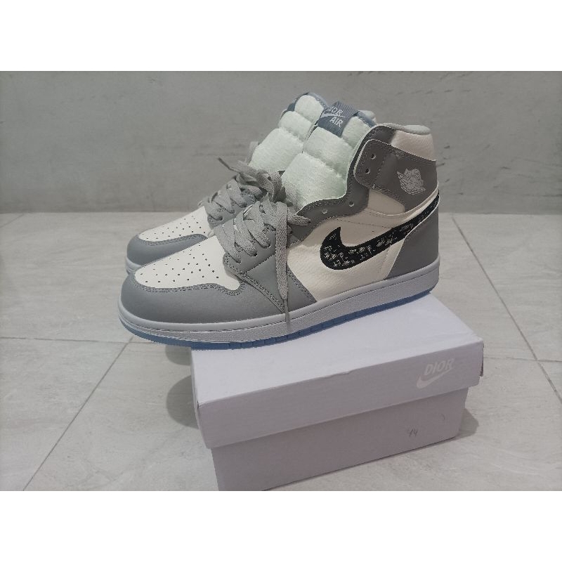 Sepatu Nike Air Jordan x Dior