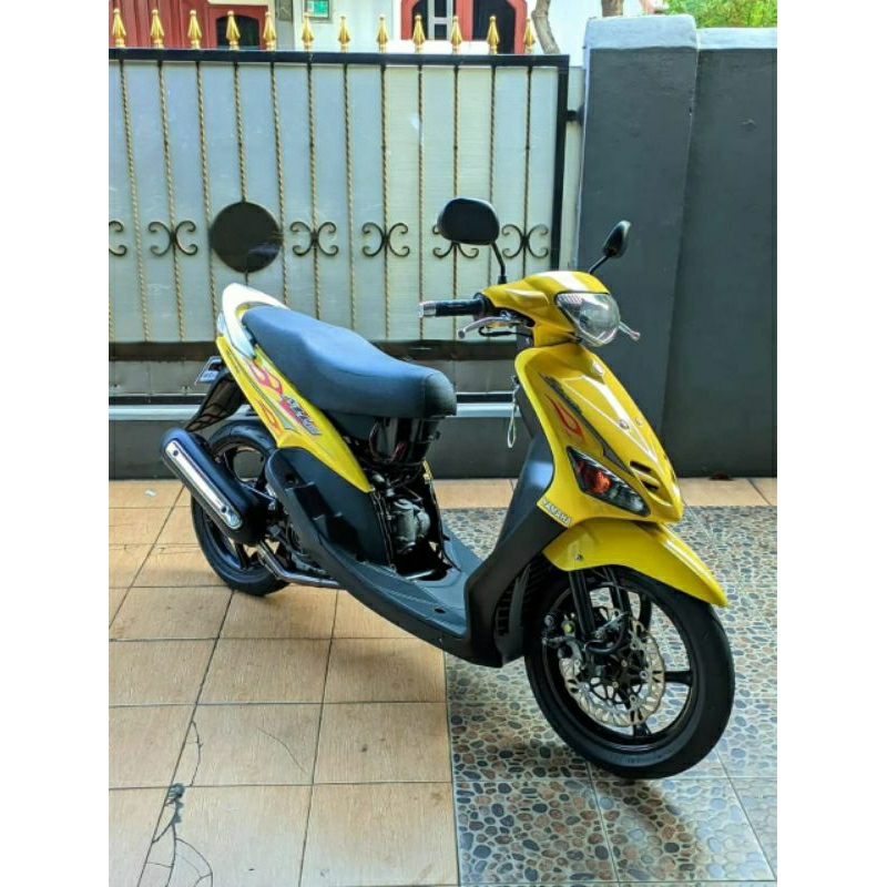 Striping Mio Kuning 2006 Api Kuning Sticker lis Decal Body Standar Ori Yamaha Mio Sporty 2006 Kuning