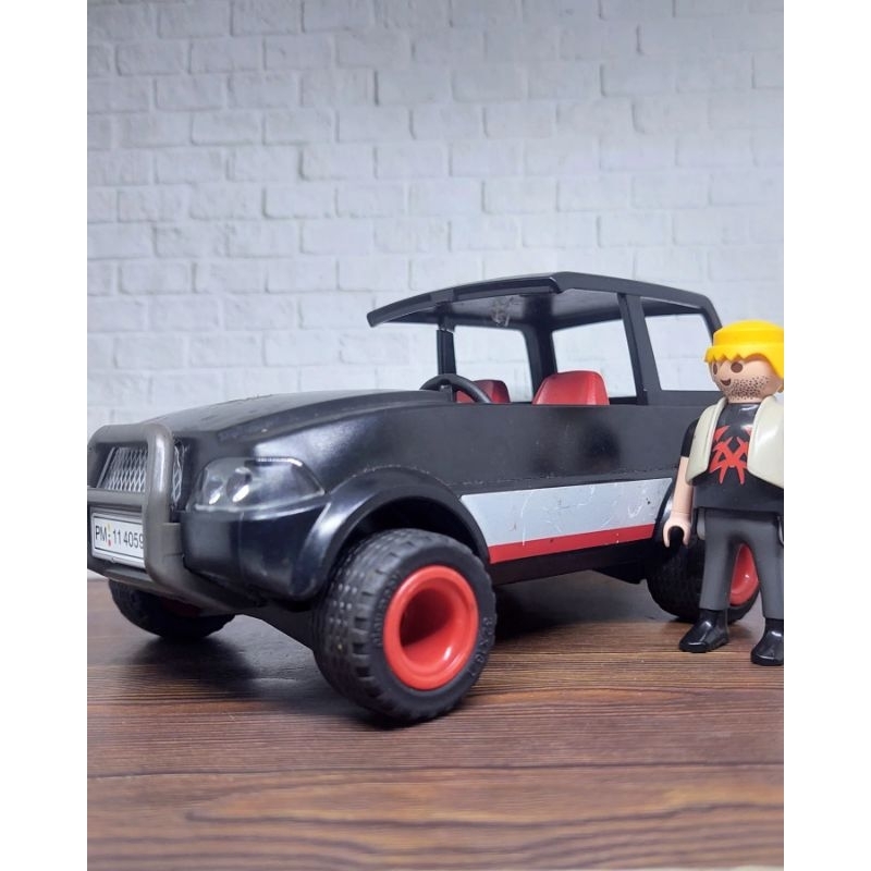 Set 2pcs Figure Geobra dan Mobil Playmobil preloved