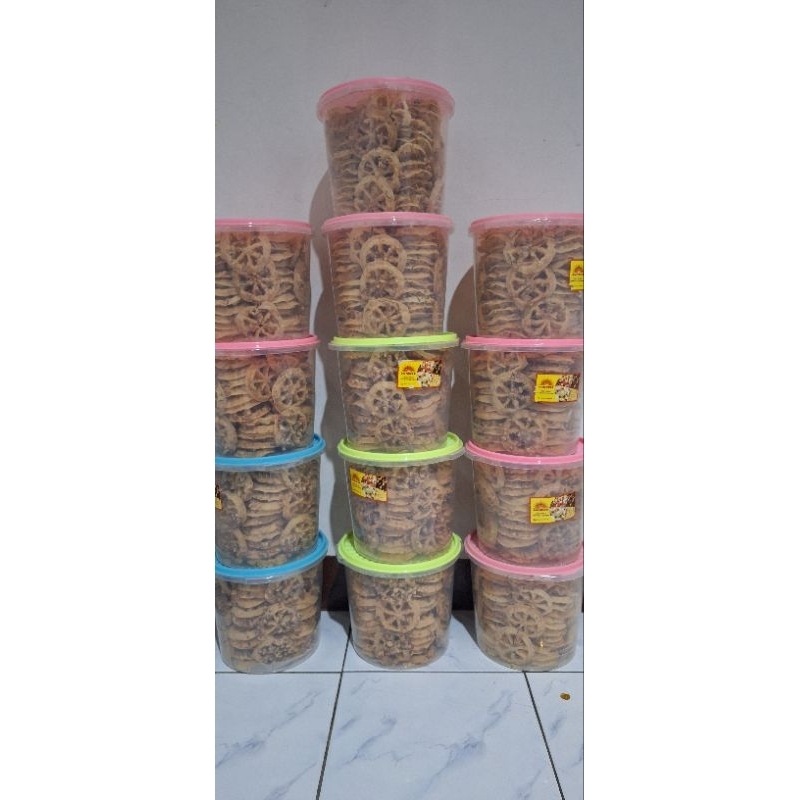 

Peyek Oyot Kembang Goyang Renyah Gurih 5L