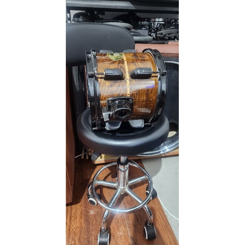 tom drum  8 inch  peace cat laquer inlay