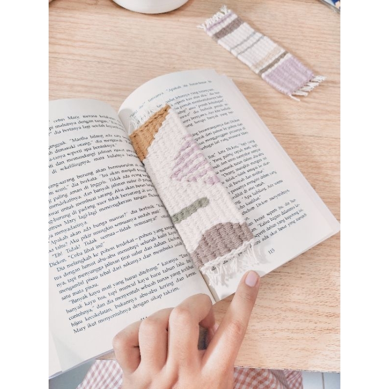 

Pembatas Buku/Unique Bookmark