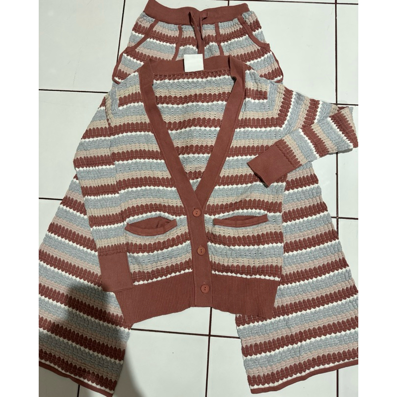 [Jenna and Kaia] X Tiqasya Knit Maroon One Set 200rb
