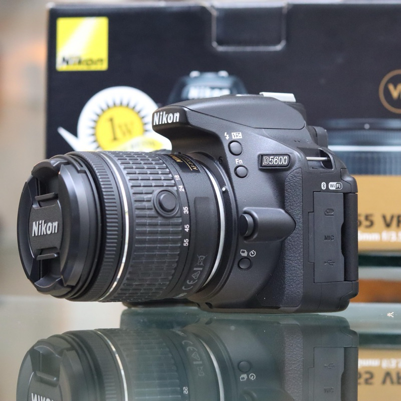 NIKON D5600 LENSA KIT WIFI LAYAR SENTUH LIKE NEW