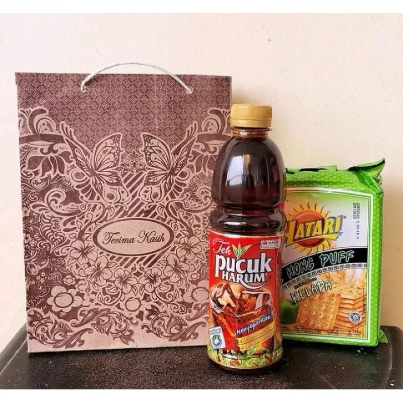 

paperbag pesta besar. tas souvenir ukuran 22x28x7.