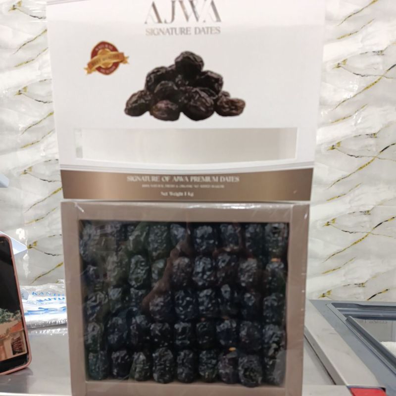 

Kurma Ajwa Madinah signature premium 1kg / Kurma Nabi