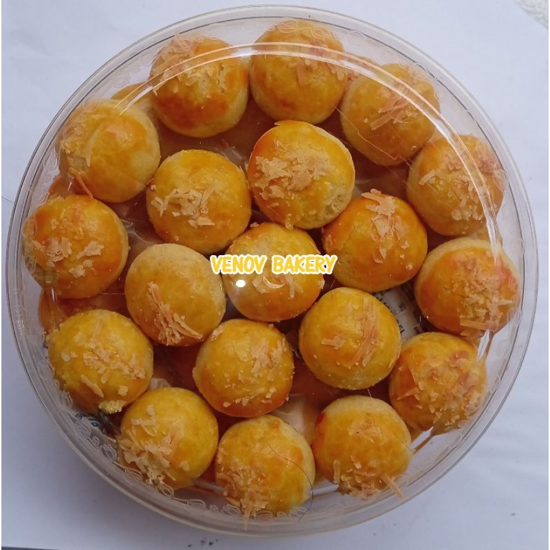 

NASTAR KEJU LEMBUT & LUMER DI MULUT UKURAN TOPLES BULAT BESAR -/+ 500GRAM | KUE KERING LEBARAN | COOKIES ENAK