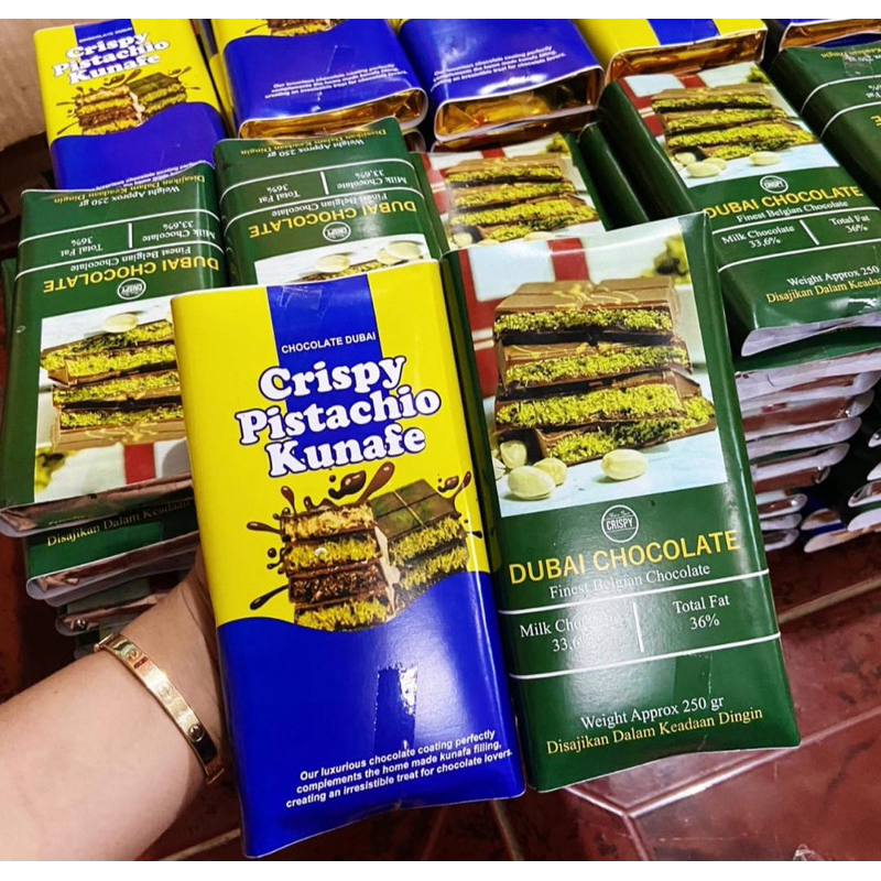 

Coklat Dubai Kunafe Versi Lokal Cover Hijau