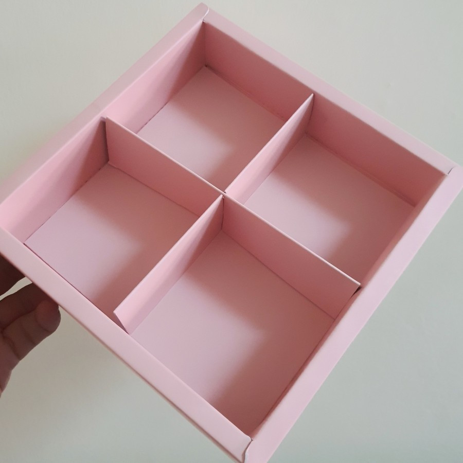 

Box Mika 19x19x5 Dus Mooncake Pink