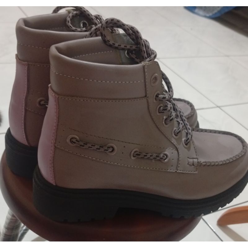 Adorable Project Boots Preloved