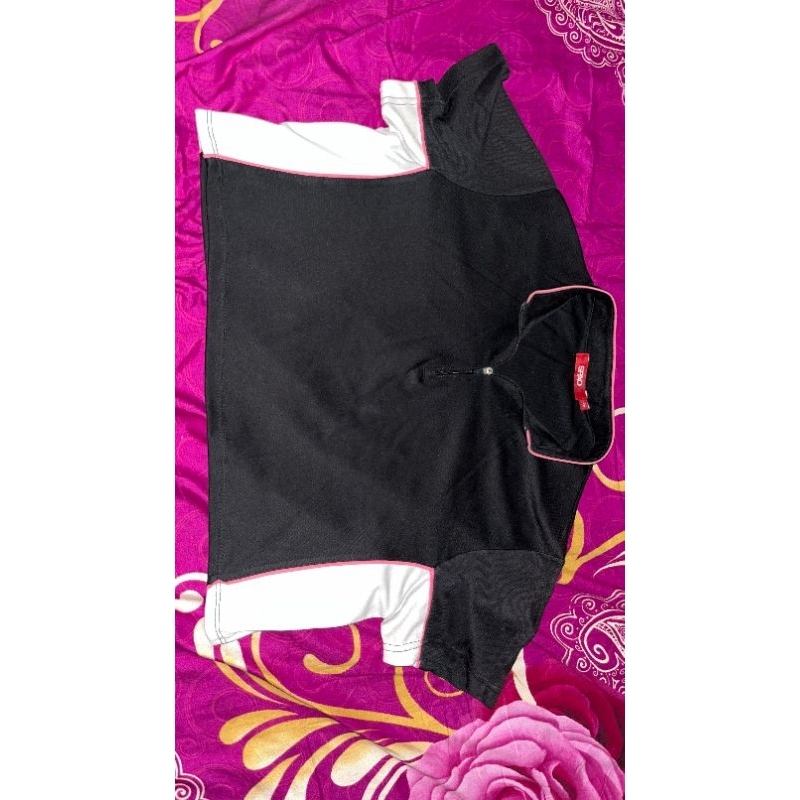 preloved crop spao plahtaga zipper/halfzip hitam putih list pink