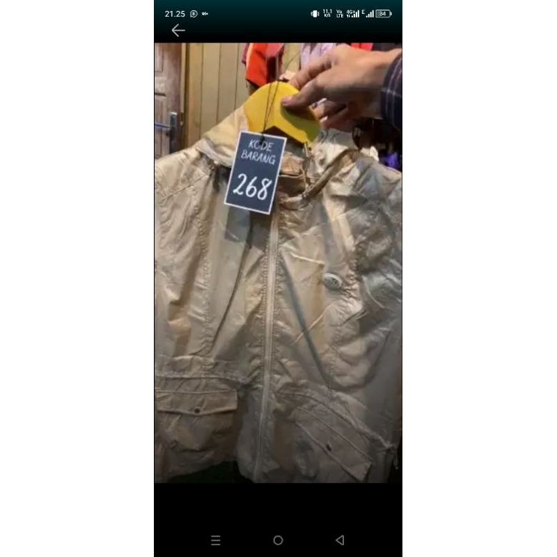 jaket bahan parasut cream