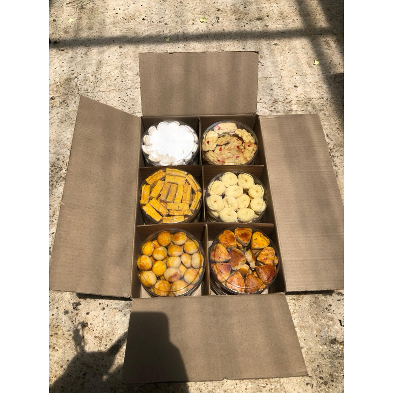 

kue lebaran isi 12 pcs