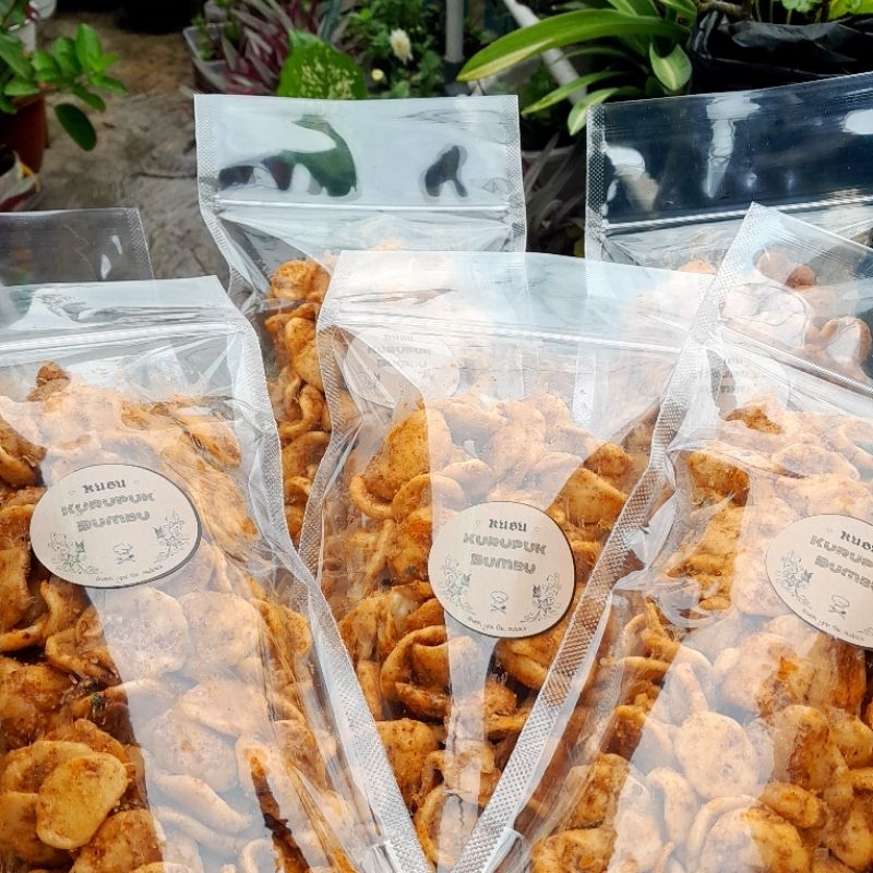 

Kurupuk Bumbu ( KUBU ) - Kerupuk bumbu kacang daun jeruk - Pedas dan original