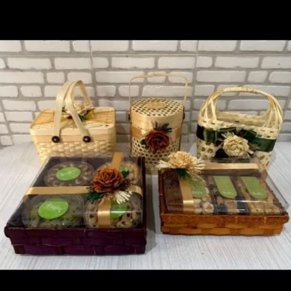 

Paket Kuker Lebaran Idul Fitri Free Hampers Amalia Cookies