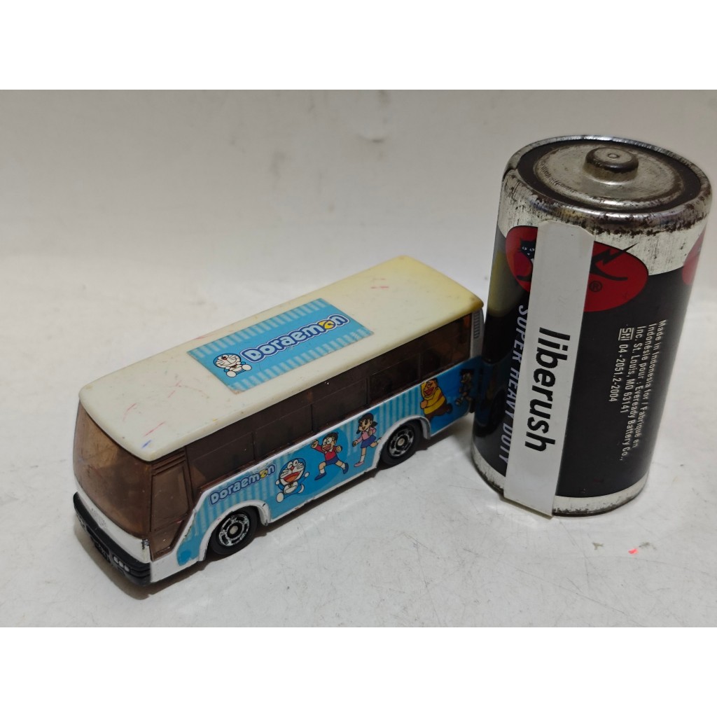 Diecast tomica isuzu super hi decker Doraemon bus