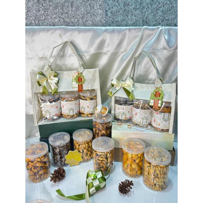 

Eid Hampers cookies premium 2025 ✨