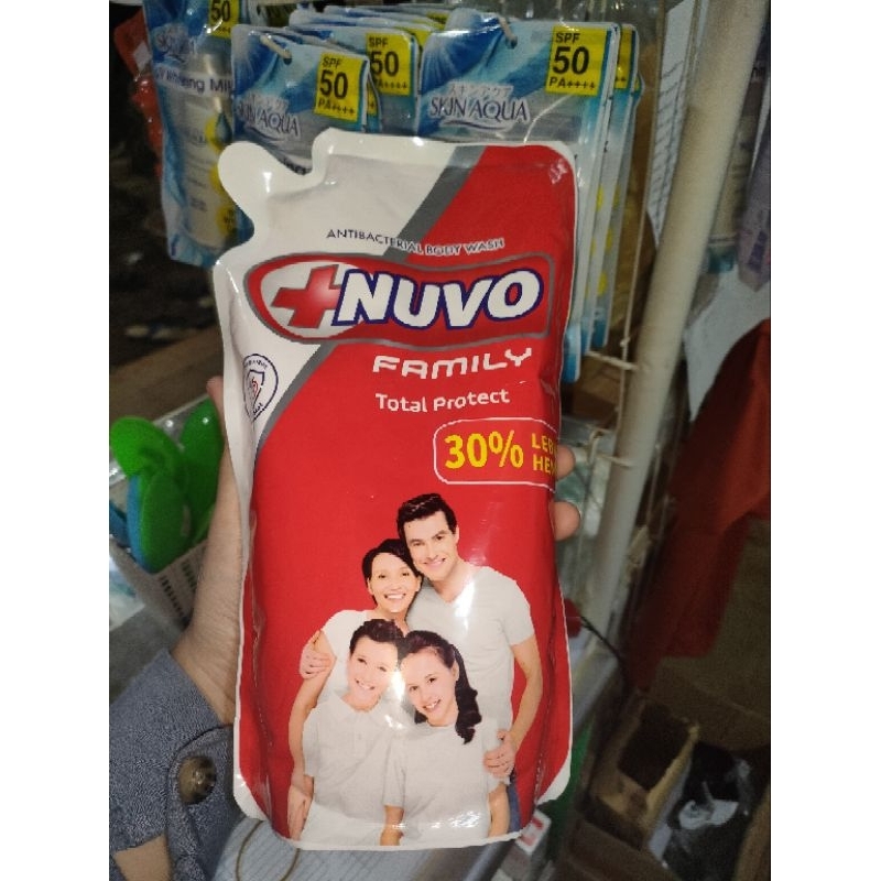 Sabun Cair Nuvo 825 ml