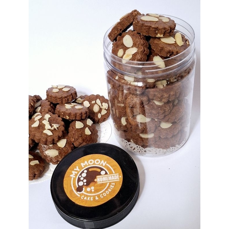 

Choco Almond Cookies Kue Coklat Renyah Toples 750 ml Dan 500 Ml