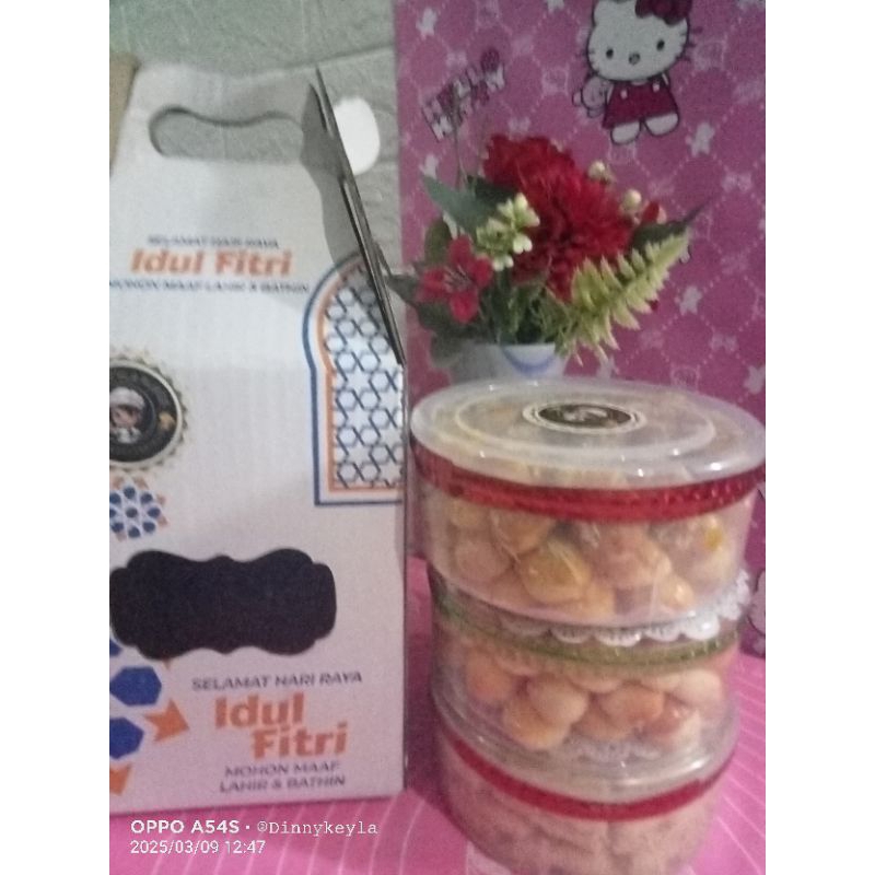 

paket kuker hampers isi 3 toples UK 500gr