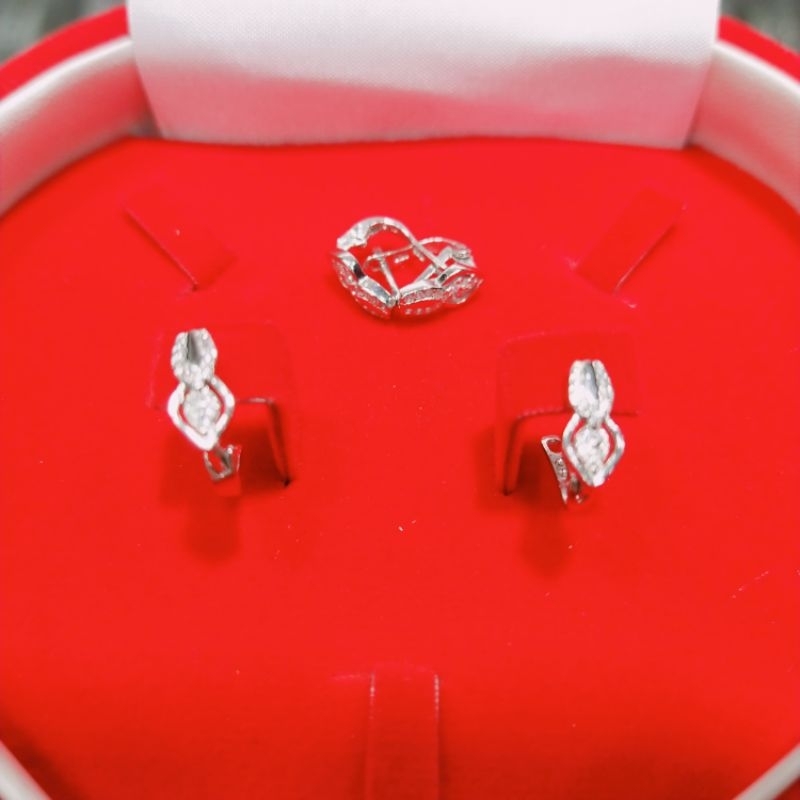 Anting jepit fashion wanita dewasa model oval 2 putih kilau perak 925/silver lapisan emas putih murn