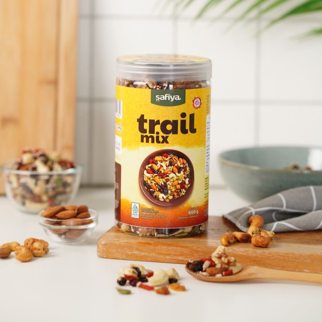 

Trail Mix 600 gr Jar Safiya Kacang Buah Kering | Snack Camilan Sehat Sereal Makanan Ringan Roasted Dried Fruit Healthy Food