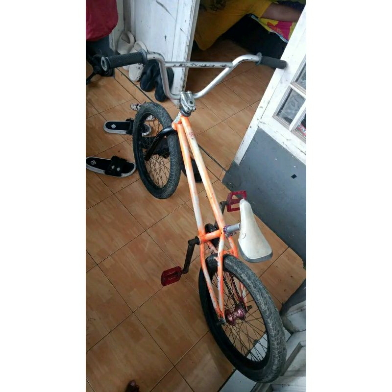 sepeda bmx street frestyle
