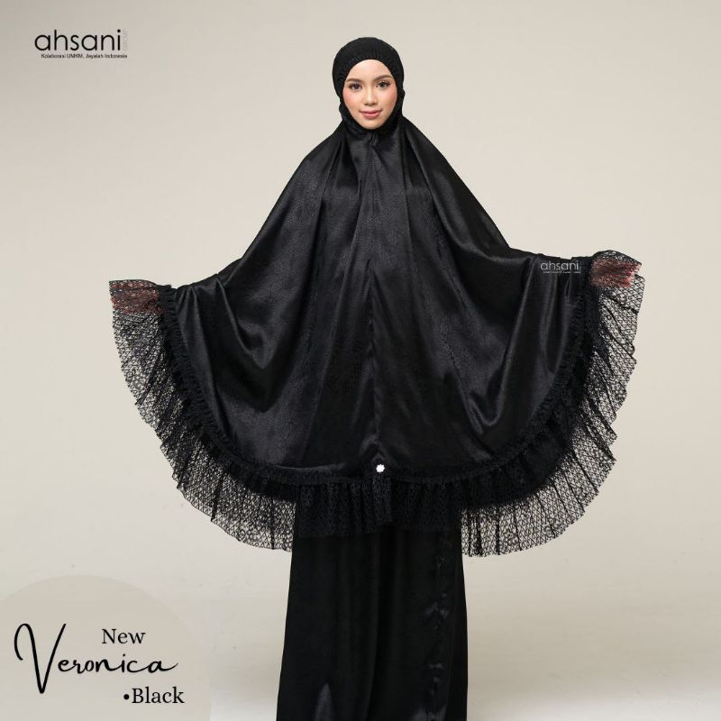 Mukena Ahsani Veronica Hitam Armani Jaguar Motif Embos Halus lembut Renda Tile Jumbo