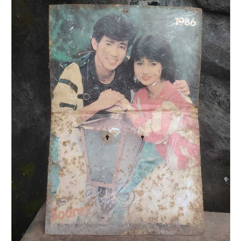 

HANGER KALENDER GAMBAR ARTIS RICHIE RICARDO & DINA MARIANA [ 49 X 33 CM ]