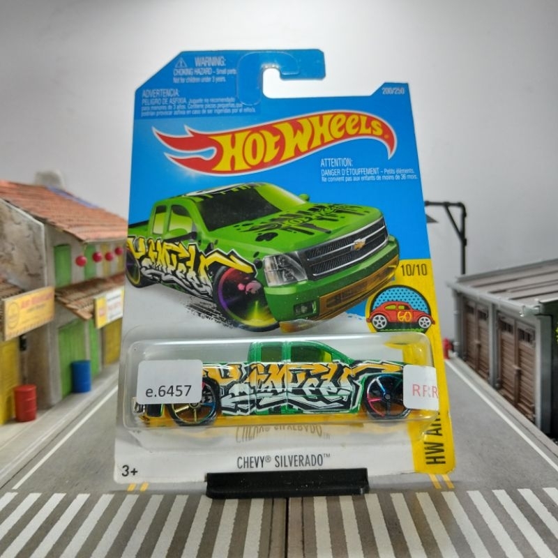 Hot Wheels Chevy Silverado Gravity Green