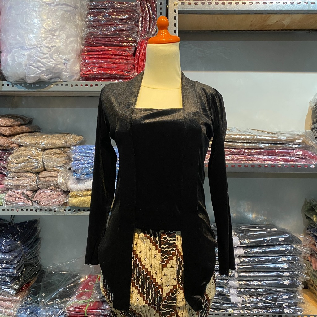 Kebaya Kutu Baru Modern Bludru Hitam