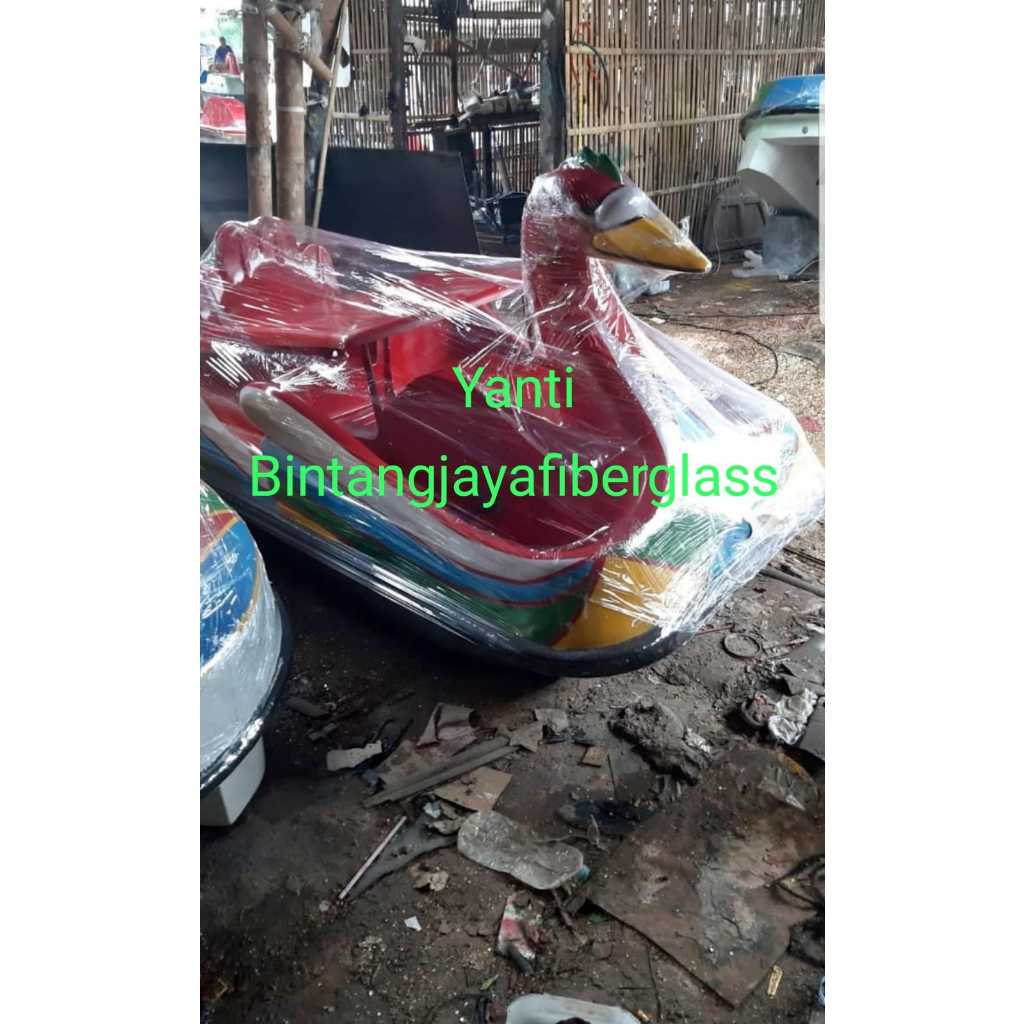 sepeda air bebek bebekan sedang,sepeda air goes,sepeda air bebek merah,perahu fiber kapas sitasa emp