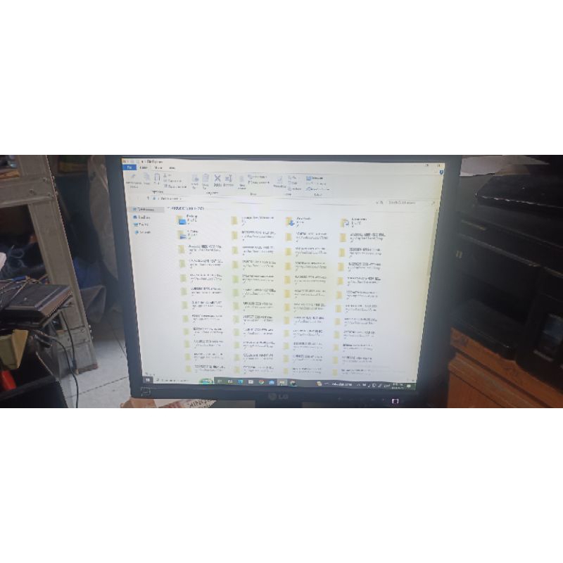 monitor Komputer LG 19 kotak minus