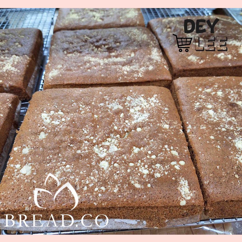 

BREADCO Kue Bolu Pisang Kotak Persegi Bandung