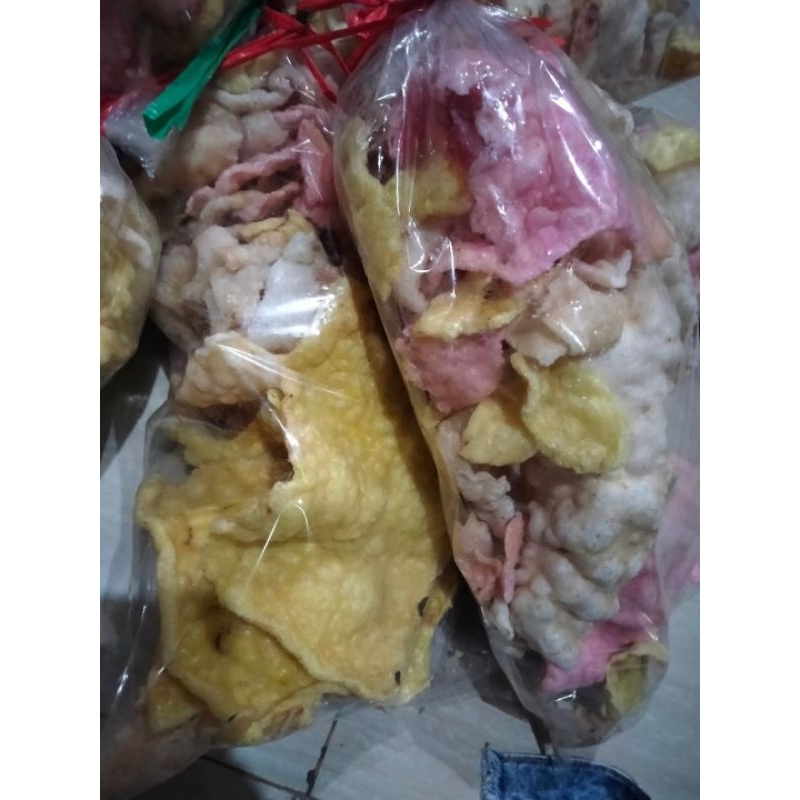 

Krupuk miskin KHAS INDRAMAYU ada yang mentah dan juga yang udah mateng