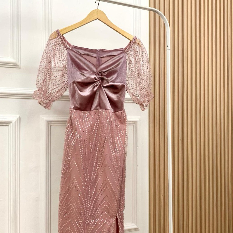 Preloved Kayla Dress - Gaun Wanita Velvet Tile Brukat Pesta Natal Kondangan warna Rose gold