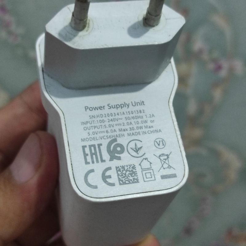 Adaptor realme 6 pro 30 watt original ( second ) tanpa kabel