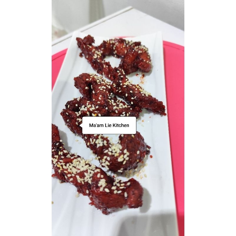 

Daging merah b2 / Fung Cun yuk Kalimantan dengan cocolan sambel kemanggi