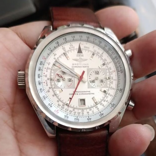 Jam Breitling Chronomatic, bekas, perlu di service