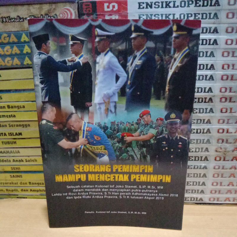 Buku Original SEORANG PEMIMPIN MAMPU MENCETAK PEMIMPIN