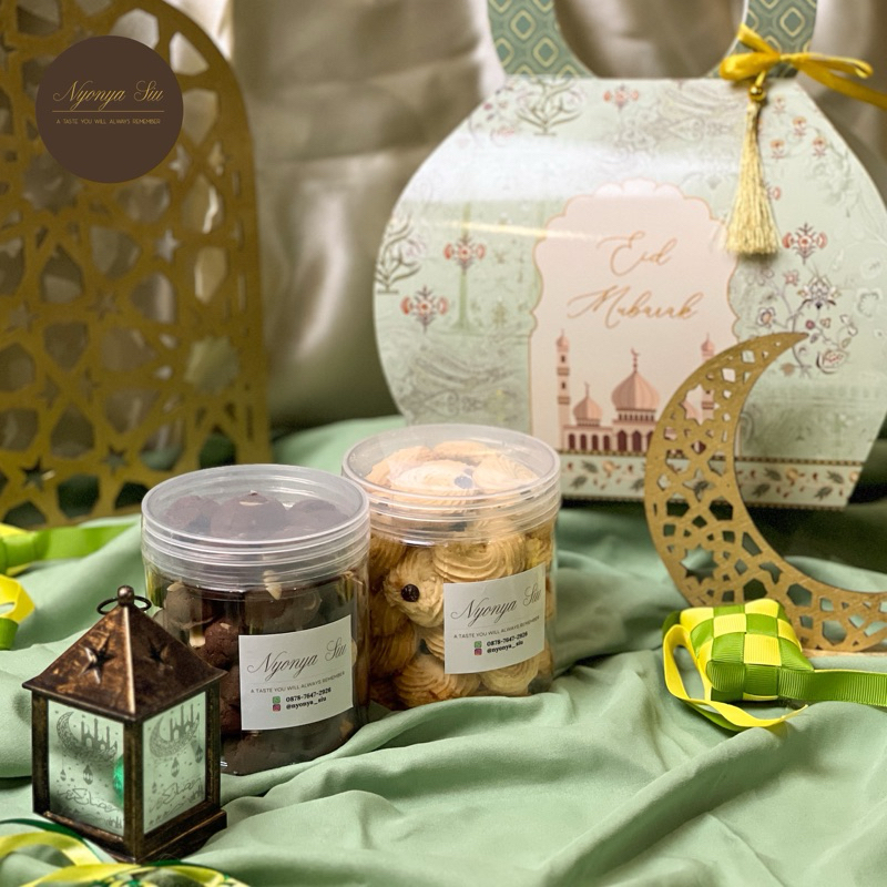 

hampers lebaran idul fitri aaliya - kue kering sagu keju dan silverqueen