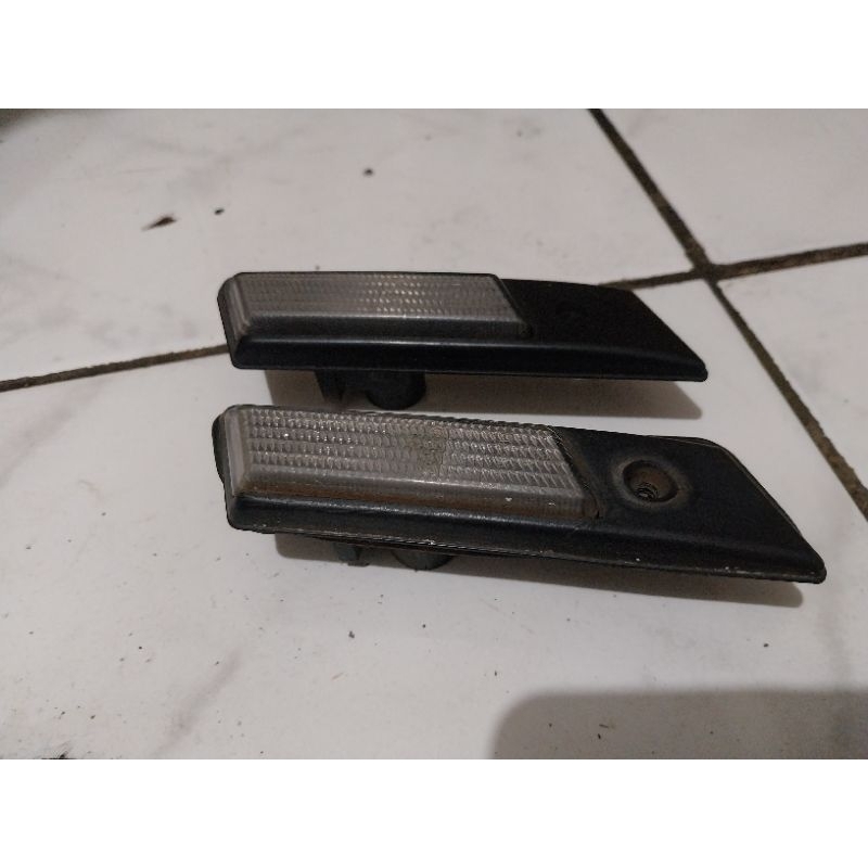 lampu Sein fender BMW E36 318i 320i 323i Warna Putih BMW Pre-facelift E36 Turn Signal Lampu Sein Sen