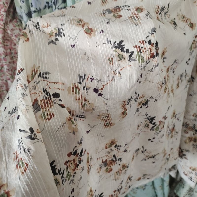 Kain silky dobby motif - bahan mukena dobby - kain silky serat embos - kain gamis embos - kain motif