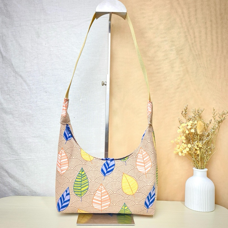 Sling bag Kanvas motif Shoulder bag kanvas Tas wanita Tas bahu kanvas