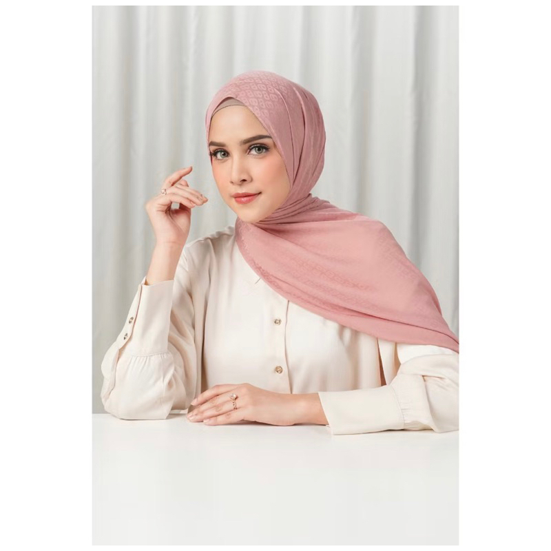 NEW Buttonscarves Tapis Satin Jacquard Shawl - Ash Rose