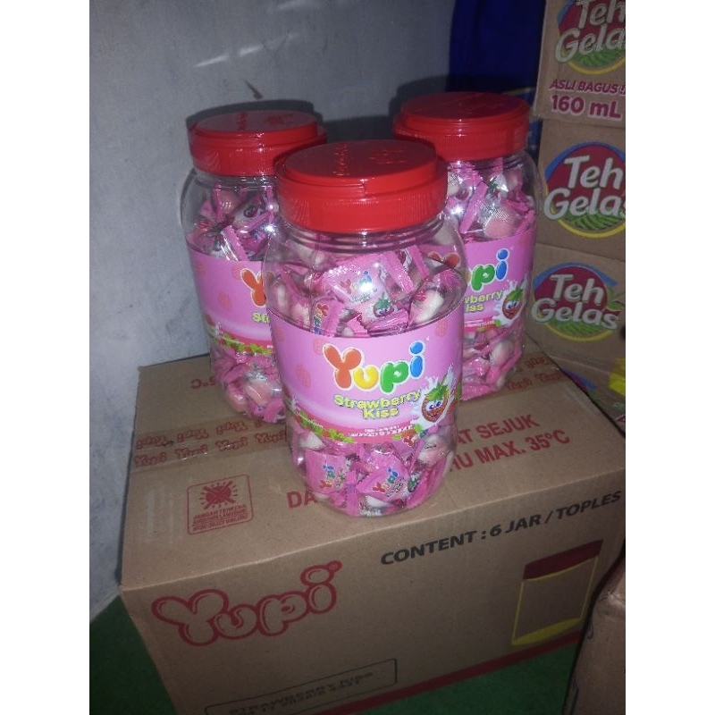 

Yupi toples