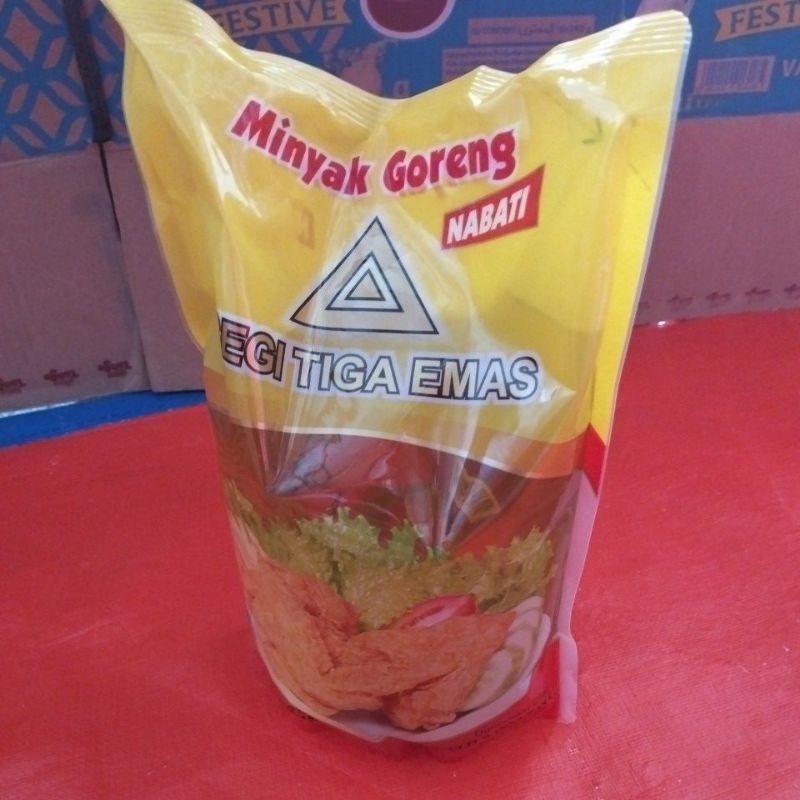 

Minyak goreng nabati SEGITIGA emas